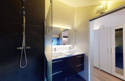 Suresnes Resort | 161 m² Private room ∙ 1 bedroom ∙ 2 guests
