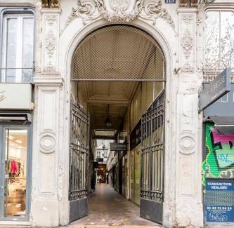 Bonne-Nouvelle Apartment | 162 m² Apartment ∙ 5 bedrooms ∙ 14 guests