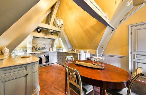 Archives Apartment | 170 m² Apartment ∙ 4 bedrooms ∙ 14 guests