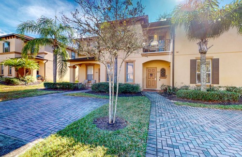 Regal Palms House | 172 m² House ∙ 3 bedrooms ∙ 6 guests