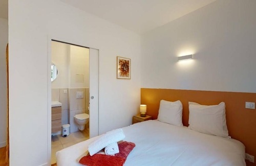 Montreuil Resort | 175 m² Private room ∙ 1 bedroom ∙ 2 guests