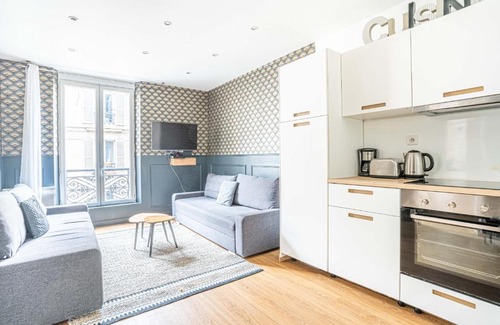 Bonne-Nouvelle Apartment | 18 Luxury Parisien Home Montorgueil 2