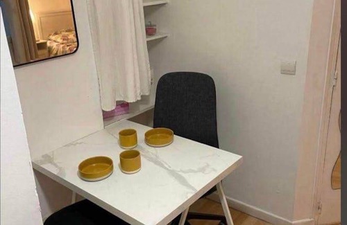 Paris City Center Apartment | 18 m² Apartment ∙ 1 guest