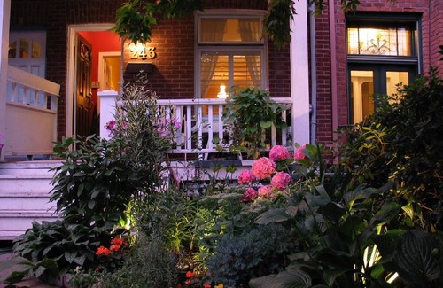 Cabbagetown South Bed & Breakfast | 18 m² Bed and breakfast ∙ 2 guests