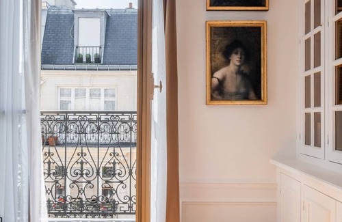 17th Arrondissement Apartment | 180 m² Apartment ∙ 5 bedrooms ∙ 7 guests