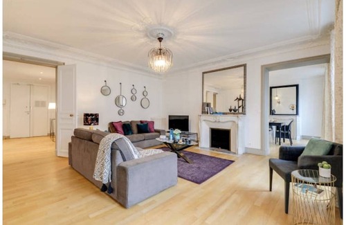 Quartier Saint-Georges Apartment | 180 m² Apartment ∙ 3 bedrooms ∙ 6 guests