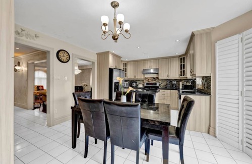 East Credit House | 186 m² House ∙ 5 bedrooms ∙ 10 guests