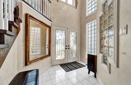 East Credit House | 186 m² House ∙ 5 bedrooms ∙ 10 guests