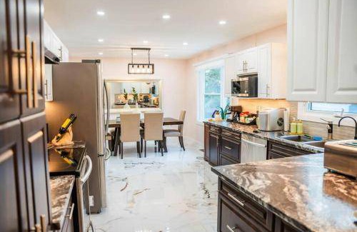 Wasaga Beach Villa | 186 m² Villa ∙ 5 bedrooms ∙ 10 guests