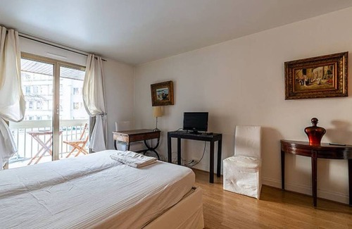 Champs-Elysees Apartment | 19 m² Apartment ∙ 2 guests