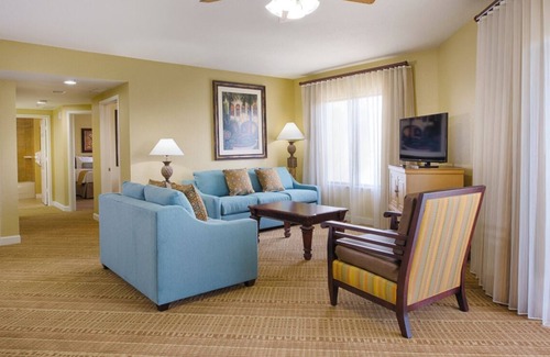 Lake Buena Vista Resort | 1BD/Orlando near Disney - Park Shuttle, 5 Pools, Waterslide, Game Room and more!