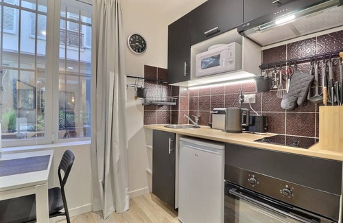Saint-Germain-des-Pres Apartment | 20 m² Apartment ∙ 2 guests
