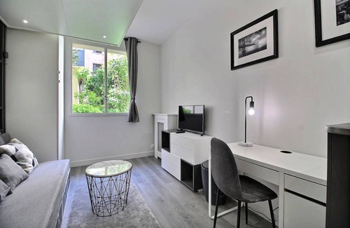 Champs-Elysees Apartment | 20 m² Apartment ∙ 2 guests