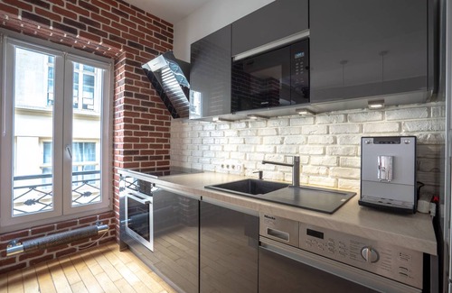9th Arrondissement Resort | 20 m² Private room ∙ 1 bedroom ∙ 2 guests