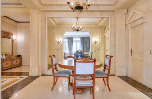 Champs-Elysees Apartment | 200 m² Apartment ∙ 3 bedrooms ∙ 6 guests