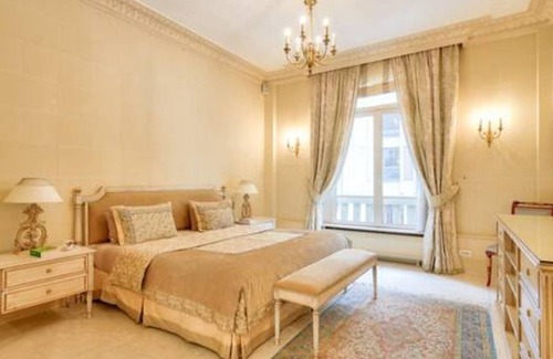 Champs-Elysees Apartment | 200 m² Apartment ∙ 3 bedrooms ∙ 6 guests