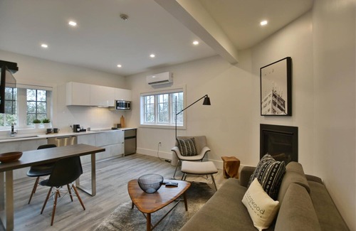 Collingwood Apartment | 204, 1 Bedroom - Downtown Collingwood, Luxury Boutique Hotel.