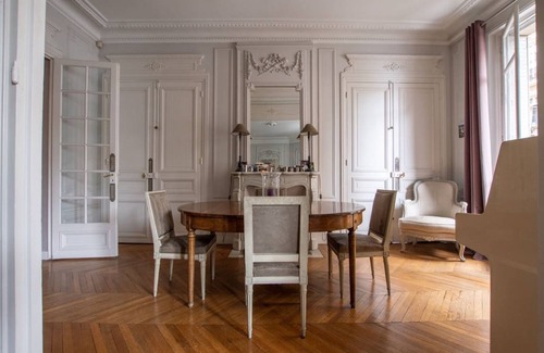 Passy Apartment | 207 m² Apartment ∙ 5 bedrooms ∙ 8 guests
