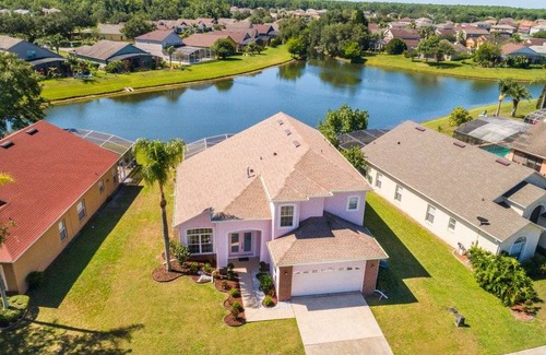 Crescent Lakes House | 218 m² House ∙ 4 bedrooms ∙ 8 guests