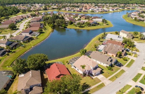 Crescent Lakes House | 218 m² House ∙ 4 bedrooms ∙ 8 guests