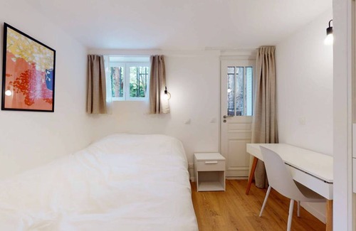 Suresnes Resort | 232 m² Private room ∙ 1 bedroom ∙ 2 guests