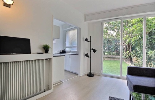 Neuilly-sur-Seine Apartment | 27 m² Apartment ∙ 2 guests