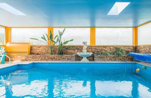 Chennevieres-sur-Marne Villa | 270 m² Villa ∙ 5 bedrooms ∙ 14 guests
