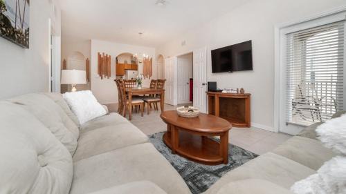 Windsor Hills House | 2774 Almaton #204