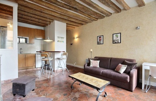 Saint-Germain-des-Pres Apartment | 28 m² Apartment ∙ 2 guests