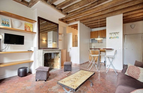 Saint-Germain-des-Pres Apartment | 28 m² Apartment ∙ 2 guests