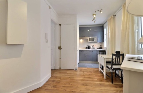 17th Arrondissement Apartment | 28 m² Apartment ∙ 1 bedroom ∙ 2 guests