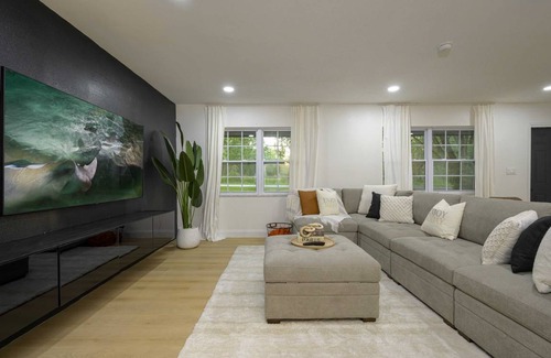 Tampa House | 287 m² House ∙ 6 bedrooms ∙ 20 guests
