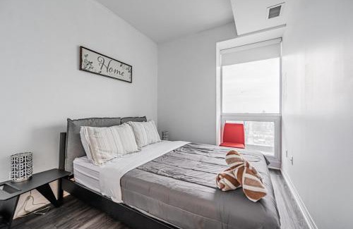 Garden District Apartment | 2BR Condo close to Eaton Center
