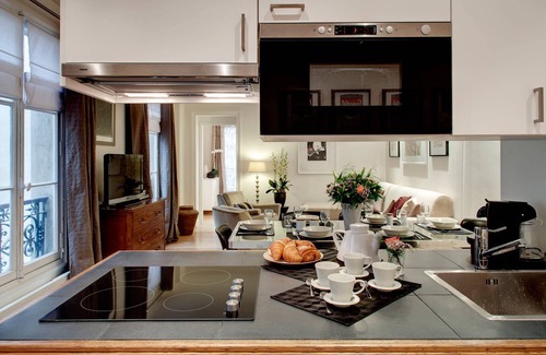 3rd Arrondissement Apartment | 3 BEDROOM APARTMENT OF SPECTACULAR FRENCH OPULENCE IN MARAIS