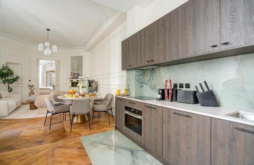 Chaussee-d'Antin Apartment | 3-bedroom Luxurious Family flat - Vendôme- with AC