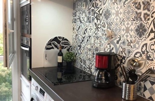 Saint-Denis Apartment | 3 bedrooms + Safe parking in Paris-Stade de France, FELLINI