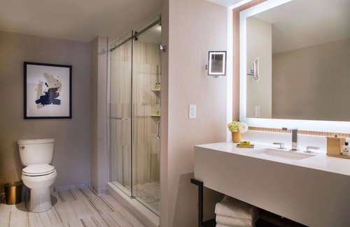 Downtown Toronto Hotel | 3 Spacious Rooms w/Charming Decor & City Views – Pet-Friendly Central Toronto