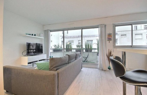 Neuilly-sur-Seine Apartment | 30 m² Apartment ∙ 2 guests
