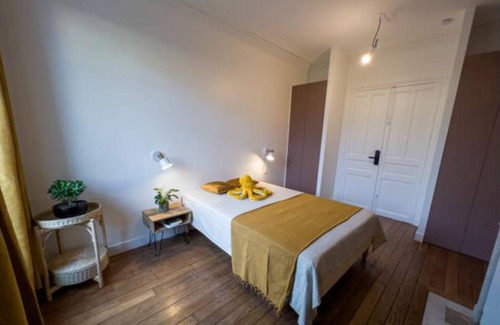Choisy-le-Roi Resort | 300 m² Private room ∙ 1 bedroom ∙ 1 guest