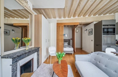 Saint-Germain-des-Pres Apartment | 32 m² Apartment ∙ 1 bedroom ∙ 2 guests