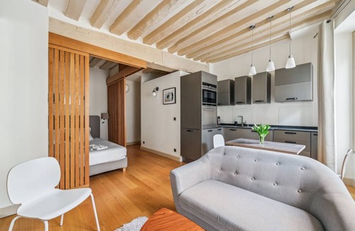 Saint-Germain-des-Pres Apartment | 32 m² Apartment ∙ 1 bedroom ∙ 2 guests