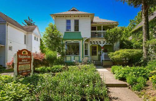 Niagara Falls Bed & Breakfast | 32 m² Bed and breakfast ∙ 2 guests