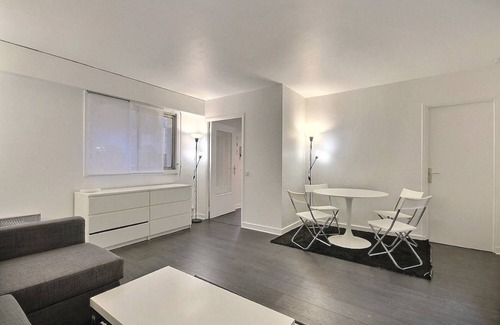 Neuilly-sur-Seine Apartment | 33 m² Apartment ∙ 2 guests