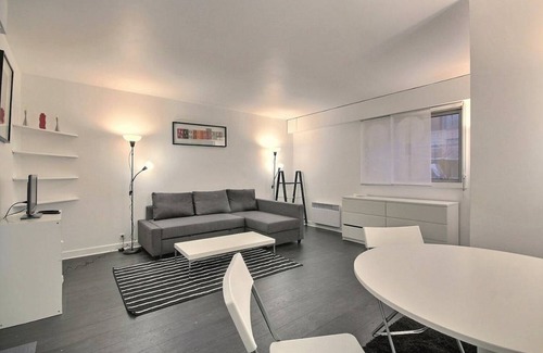 Neuilly-sur-Seine Apartment | 33 m² Apartment ∙ 2 guests