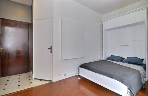 Champs-Elysees Apartment | 34 m² Apartment ∙ 2 guests