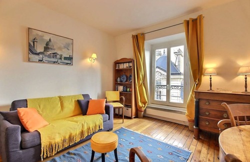Latin Apartment | 35 m² Apartment ∙ 1 bedroom ∙ 2 guests