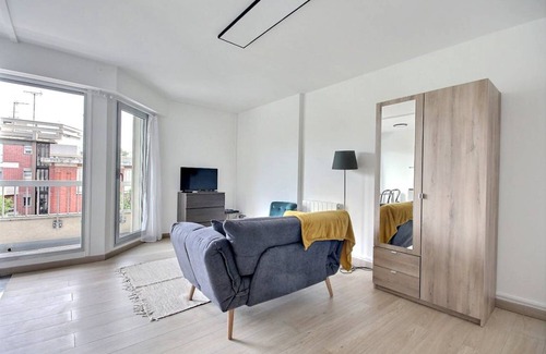 Neuilly-sur-Seine Apartment | 35 m² Apartment ∙ 2 guests