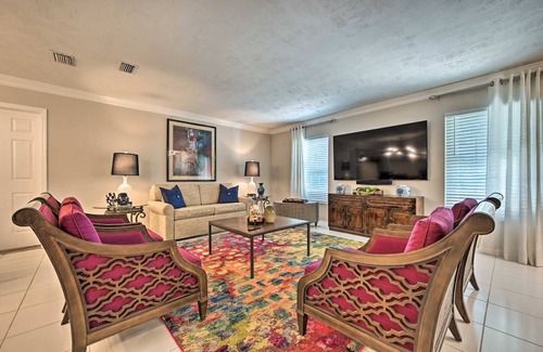 Bearss Plaza House | 350 m² House ∙ 4 bedrooms ∙ 18 guests