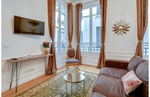 8th Arrondissement Apartment | 38 m² Apartment ∙ 1 bedroom ∙ 2 guests
