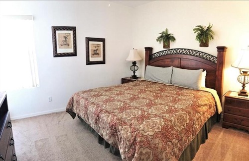 Sunset Ridge House | 38 Knollwood House